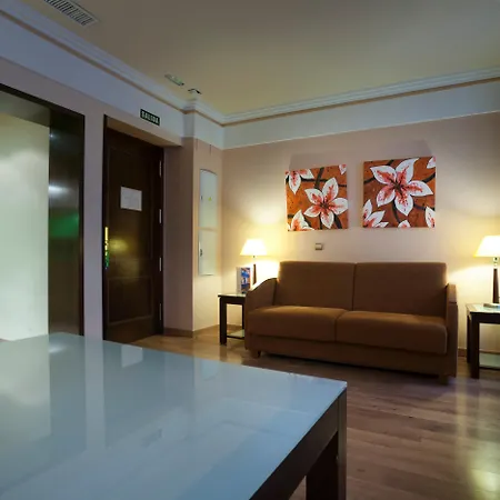 格兰大道44号套房酒店