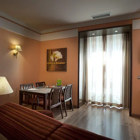 格兰大道44号套房酒店